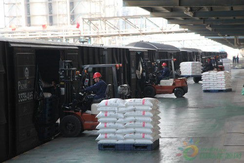 蘭州石化化工儲運廠備足貨源助春耕 化工原料及產(chǎn)品保供有力